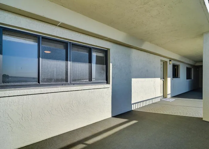 Holiday home On The Beach/heated Pool/parking/tennis/fun! Clearwater Beach