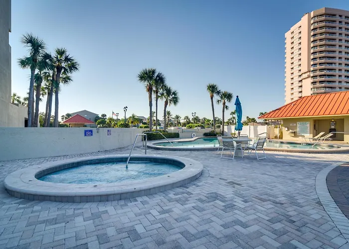 Holiday home On The Beach/heated Pool/parking/tennis/fun! *